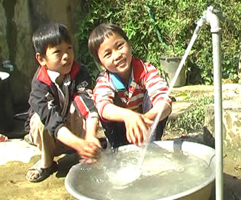 Công bố số liệu bộ chỉ số theo dõi - đánh giá nước sạch và vệ sinh môi trường nông thôn trên địa bàn tỉnh Kon Tum đến năm 2010